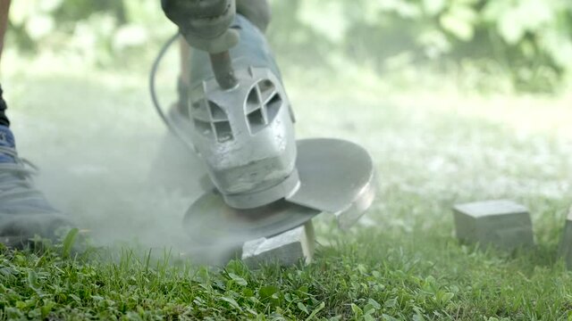 Szlifierka - kąt&oacute;wka - slowmotion