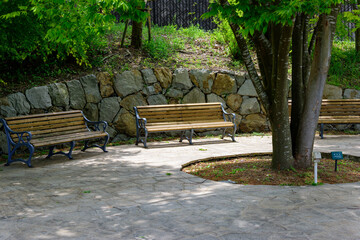 香川県善通寺市の五岳の里市民集いの丘公園内の雰囲気の良いベンチ