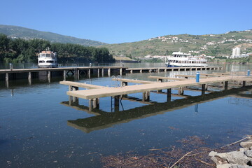 cais no rio Douro