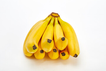 흰색 배경 위의 맛있는 노란 바나나