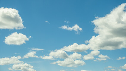 Obraz na płótnie Canvas white clouds and blue sky