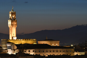 Night view of the Palace of Town Hall of Florence seen from Piazzale Michelangelo. Italy