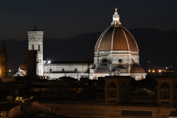 Obraz premium Night view of Cathedral of Santa Maria del Fiore in Florence seen from Piazzale Michelangelo. Italy