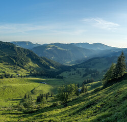 Fototapeta na wymiar Wandern auf die Lütispitz im Alpstein Schweiz