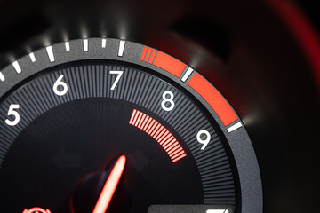 スポーツカーのタコメーター