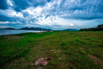 The panoramic natural background of the atmosphere at the natural reservoir scenic area at various tourist attractions, allowing tourists to stop and take pictures during the trip.