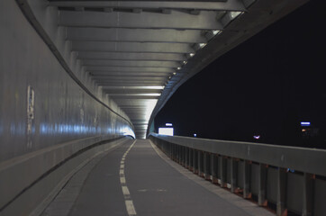 Obraz premium Bratislava, Slovakia: UFO bridge over Danube river in Bratislava.