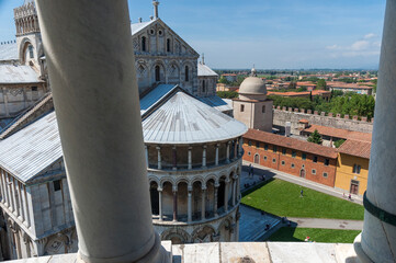 Lucca, Toscana. Veduta del Duomo e del Cimitero dall'alto della Torre Pendente.