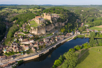 Fototapeta na wymiar Vue aérienne du château de Beynac 
