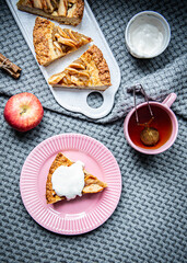 Apple crostata
