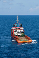 Sea tow in the high sea