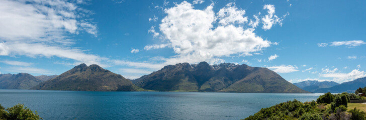 Fototapeta na wymiar Beautiful panoramic view of Lake Wakatipu in summer, New Zealand