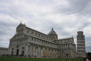 Fototapeta na wymiar Pisa, Italia. Mucho mas que una torre torcida.