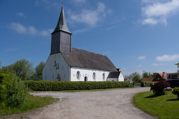 Fototapeta na wymiar church in the village