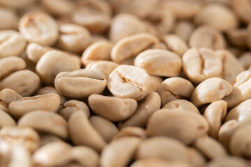 Raw and roasted coffee beans