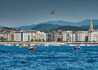 Helicóptero por la bahía de la concha de San Sebastian