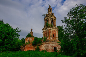 Fototapeta na wymiar Abandoned Russian orthodox Church of the Transfiguration of the Savior, Ryazan region