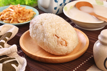 Fototapeta na wymiar Taiwanese Sticky Rice Roll 