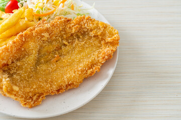 fried fish and potatoes chips