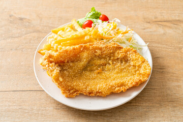 fried fish and potatoes chips