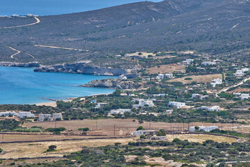 Obraz premium Iconic aerial view From the entrance of the cave of Antiparos island towards the aegean sea in Cyclades, Greece