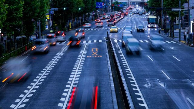 東京　交通　タイムラプス　車の流れ