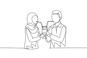 Single continuous line drawing young Arabian couple drinking using straws and big glasses together. Celebrate anniversaries and enjoy romantic dinner. One line draw graphic design vector illustration