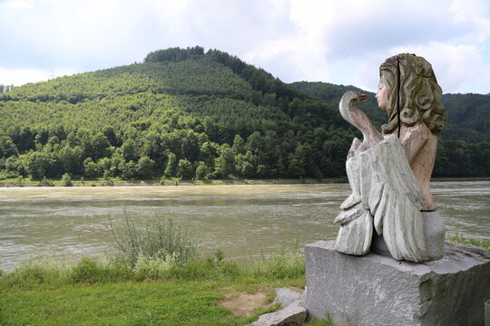 Meerjungfrau an der Donau