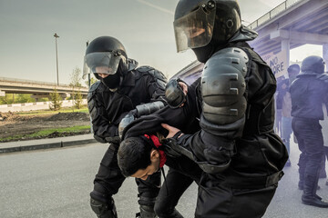 Obraz premium Arresting agressive rebel