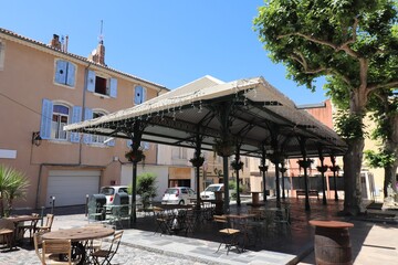 Halle du marche sur la olace Henri Reynaud de la Gardette, town of Bollene, department of Vaucluse,...