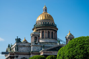 Fototapeta na wymiar Golden dome of Saint Isaac's Cathedral in Saint Petersburg