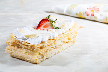cheesecake with strawberries