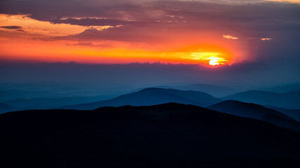 Obraz premium Sunset from the Polonina Runa (Rivna). The Carpathian Mountains. Ukraine.