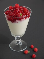 Himbeerdessert