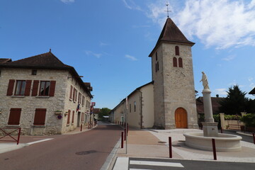 Fototapeta na wymiar La rue principale du village, village de Briord, departement de l'Ain, France