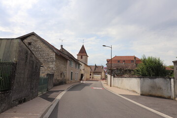 Fototapeta na wymiar La rue principale du village, village de Briord, departement de l'Ain, France