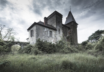 Fototapeta na wymiar Château Hanté