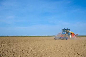 Deurstickers sowing potatoes © Holland-PhotostockNL