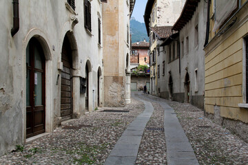 Fototapeta na wymiar antiche case nobiliari ad Ala (Trento)