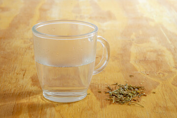 Ervas para ch&aacute; de camomila em caf&eacute; da manh&atilde; leve