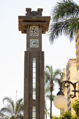 A torre do relógio da Avenida Goiás em Goiânia foi restaurada.