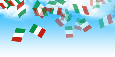 イタリア　 国旗　空　背景