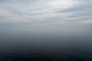 Obraz premium 雲に覆われた水平線