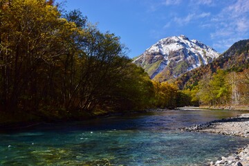絶景の上高地 焼岳　秋景色