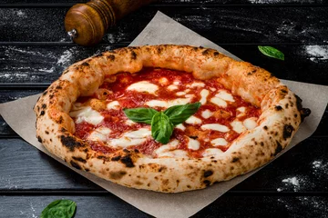 Foto op Plexiglas Napels true Italian Pizza. Traditional Pizza Margherita with fresh mozzarella and basil