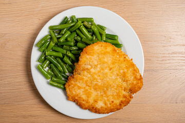 chicken cutlet with green beans