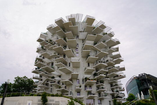 Montpellier L’Arbre Blanc design white tree tower by japan architect Sou Fujimoto