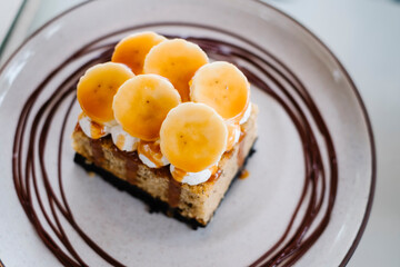 caramel cake and banana