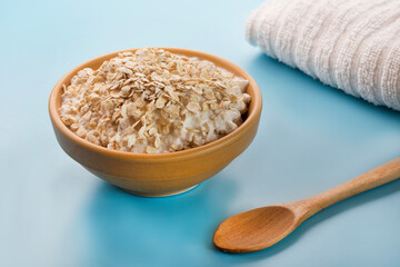 natural yogurt mask and oats
