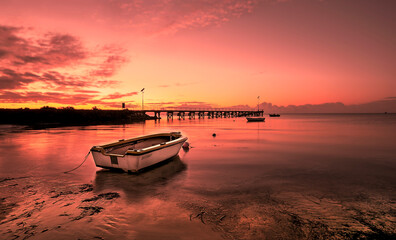 Fototapeta na wymiar Boat in the sunset